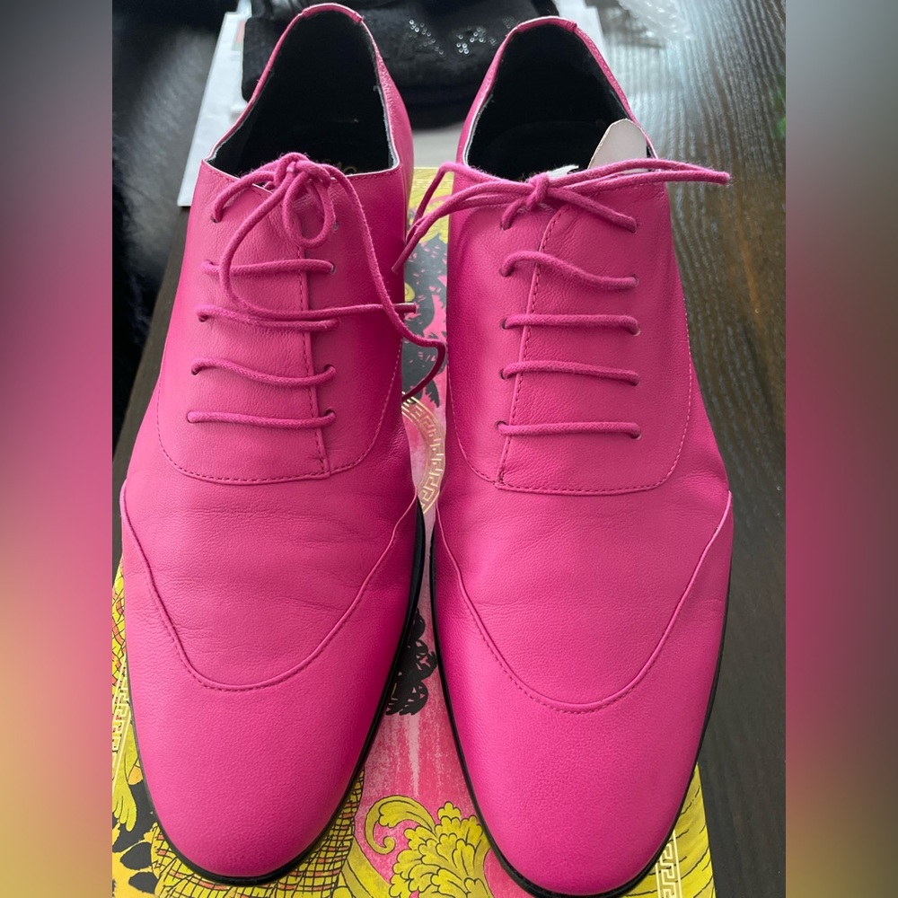 Mens Versace H&M pink shoes size 41 or US size 8 in excellent used condition.